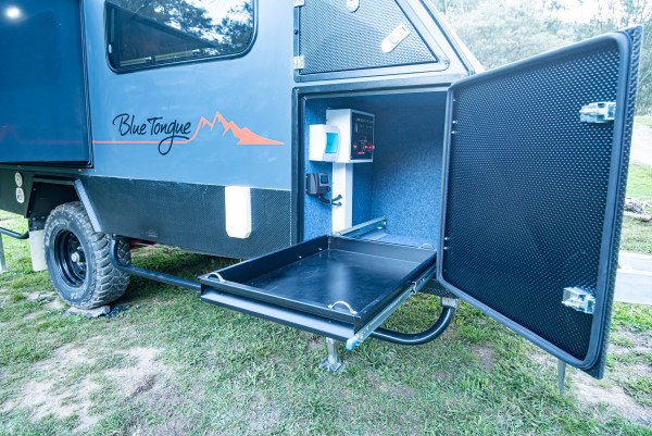 xh15 hybrid caravan slide