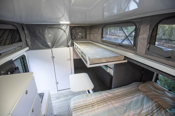 xh15 hybrid caravan interior