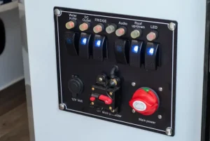 blue-tongue-xh15-switchboard-1