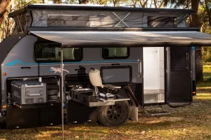 blue-tongue-xc16-hybrid-caravan-awning-extended-cu