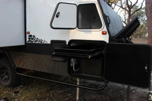 blue tongue XH13L hybrid caravan
