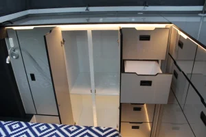 blue tongue XH13L hybrid caravan