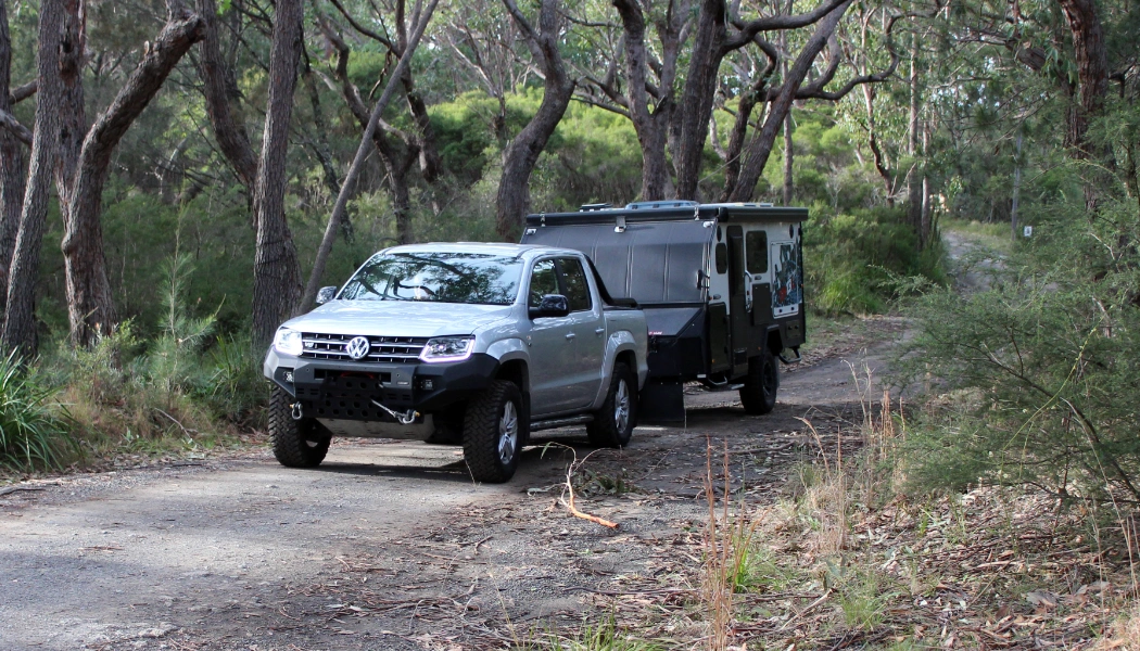 blue tongue XH13L hybrid caravan