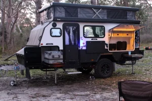 blue tongue XH13L hybrid caravan