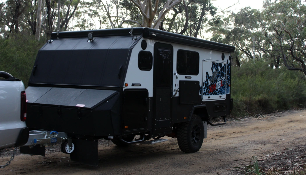 blue tongue XH13L hybrid caravan