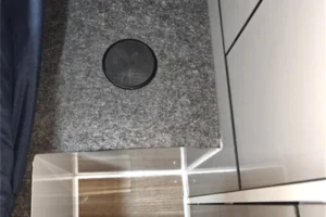 blue tongue hybrid caravan xh16l speaker