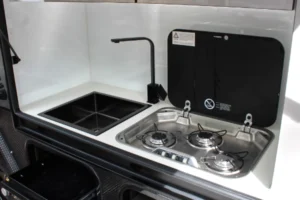 blue tongue hybrid caravan xh16l 3-burner gas cooktop