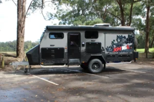 blue tongue hybrid caravan xh16l