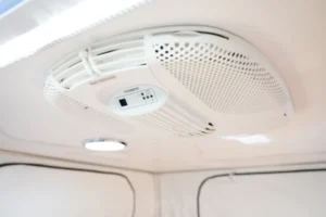 Reverse cycle air-conditioning