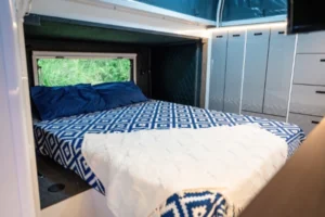 blue tongue hybrid XHL innerspring Queen bed