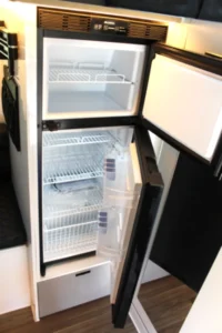 96L upright fridge/freezer