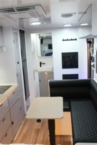 XH17-6i Lounge-Kitchen